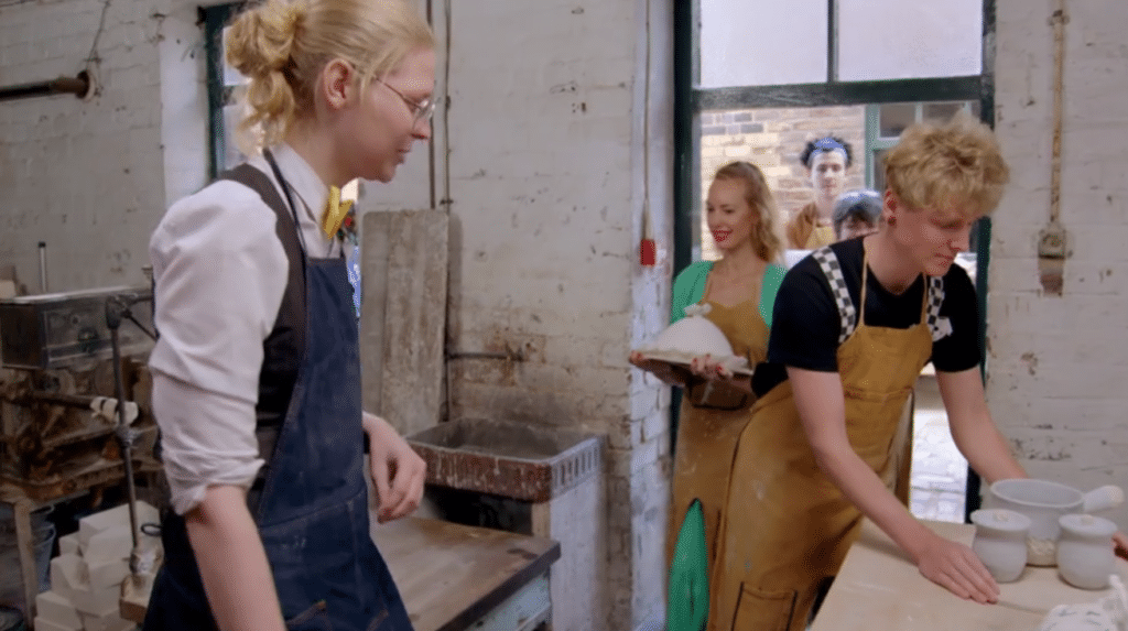 ¿Quién es la alfarera trans Rose Schmits? Conoce a la nueva chica del horno de The Great Pottery Throw Down