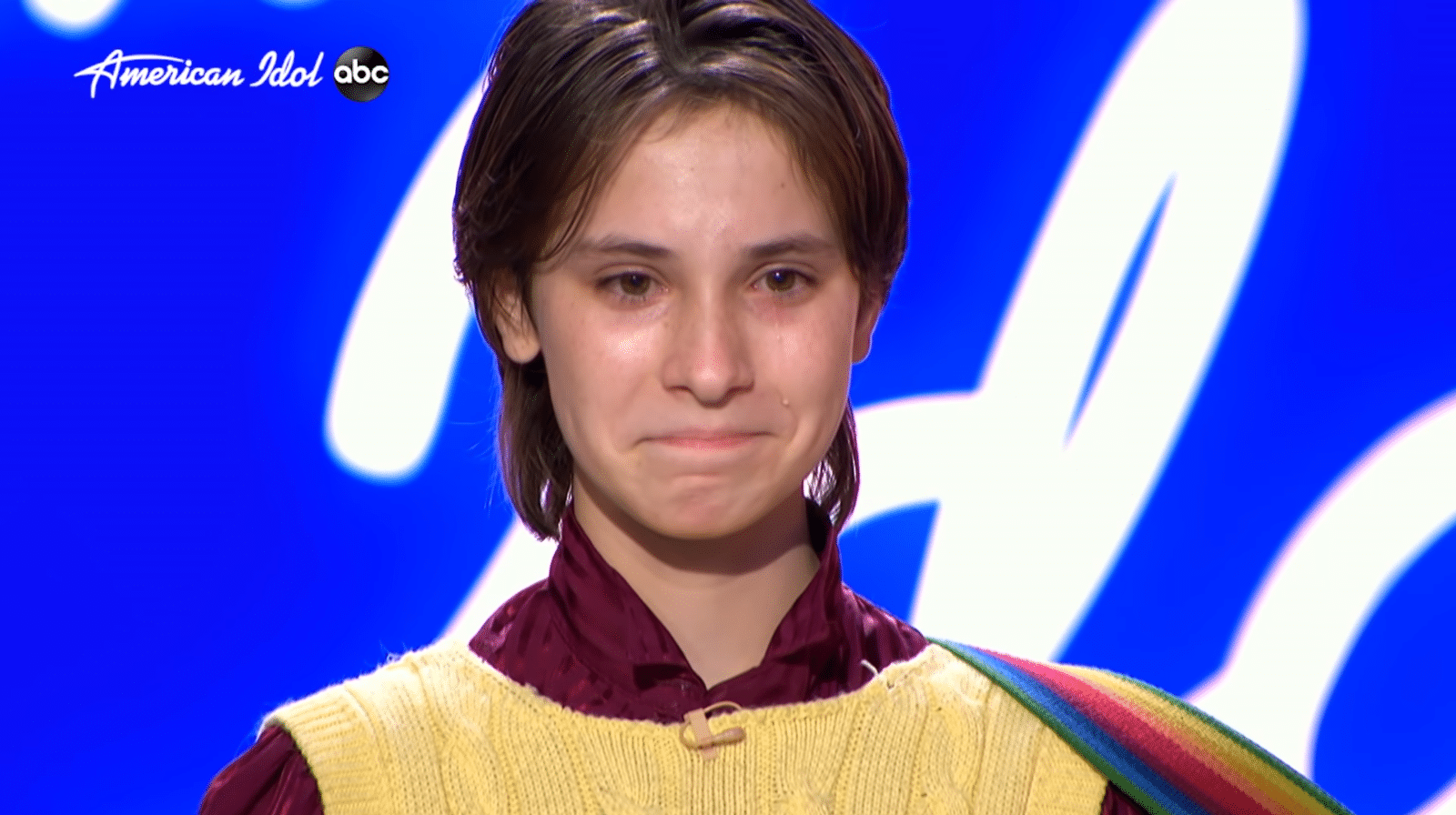 American Idol rompe el coraz&oacute;n de los espectadores al rechazar a un adorable adolescente trans en favor de un acto de tributo a Pitbull