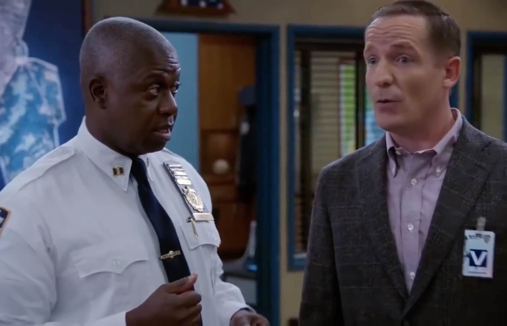 Brooklyn Nine-Nine llega a su fin. Aquí hay 7 veces que la serie abrió nuevos caminos en la representación LGBT+.