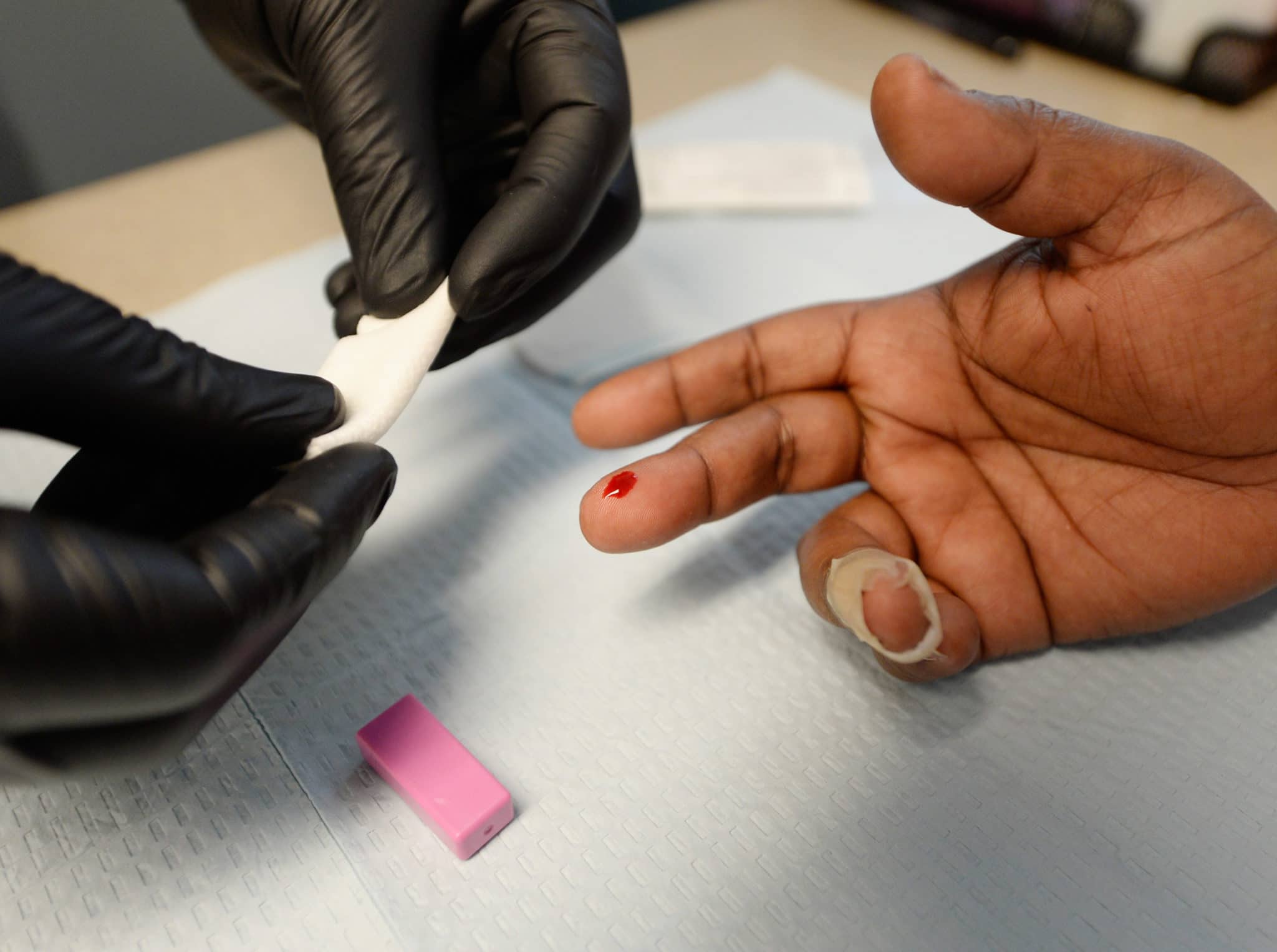 Las personas heterosexuales tienen muchas menos probabilidades de haberse sometido alguna vez a la prueba del VIH, a pesar de constituir casi el 40% de los nuevos casos