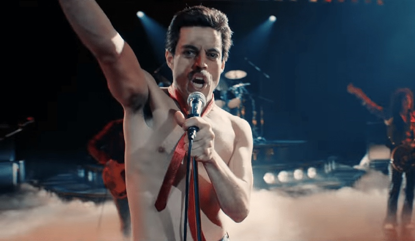 Los besos gay de Bohemian Rhapsody son difuminados por la cadena de televisión porque 