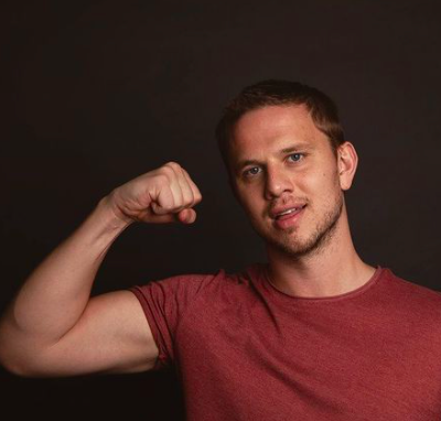 Robbie Couch cuenta como es crecer y encontrar una familia en una pequeña ciudad