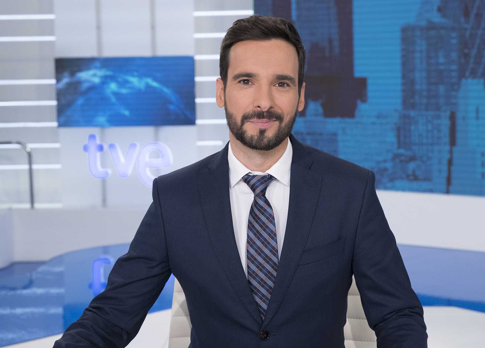 Lluís Guilera de Televisión Española explica como tratar a los homófobos de Twitter