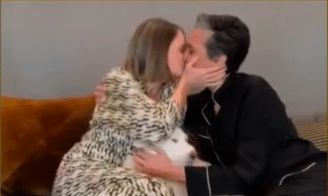 Jodie Foster celebró su Globo de Oro con un beso a su mujer