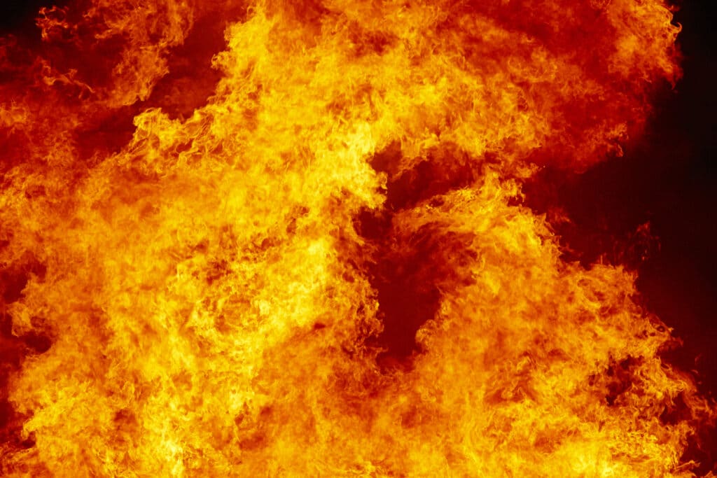 El presidente de Letonia condena al homófobo que prendió fuego a dos homosexuales