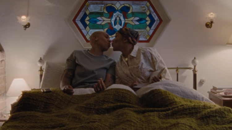 Lena Waithe and Naomi Ackie in Master of None