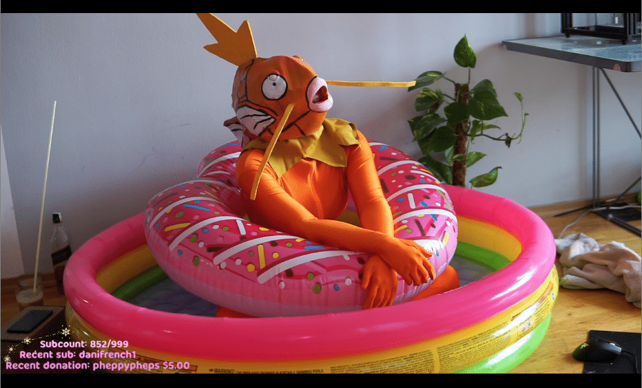 La nueva moda de retransmitir desde un jacuzzi en Twitch