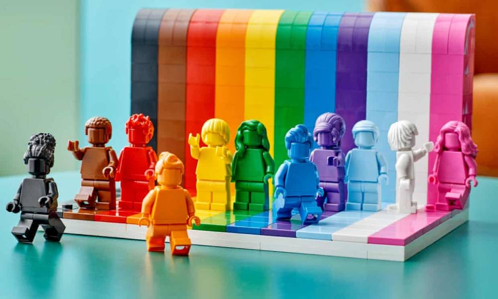 Lego lanza el primer set LGBT+ coincidiendo con el mes del orgullo