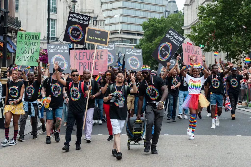 Los solicitantes de asilo homosexuales se enfrentan al aislamiento, el hambre y las burlas, aquí mismo, en el Reino Unido