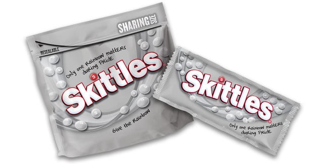 Skittles elimina el arcoiris durante el Orgullo