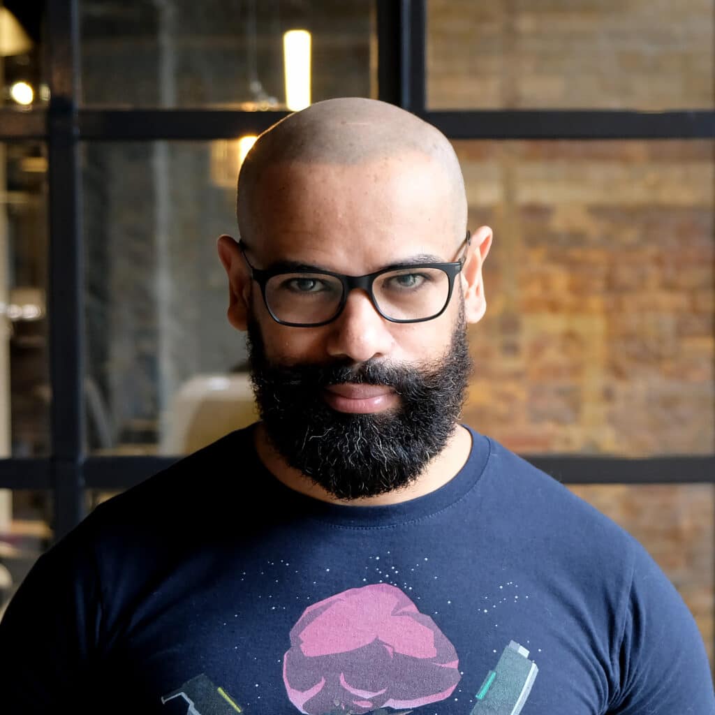 Cómo el hecho de haber crecido siendo negro y gay en una favela brasileña hizo que este director general del sector del juego quisiera ayudar a los jóvenes LGBT+.