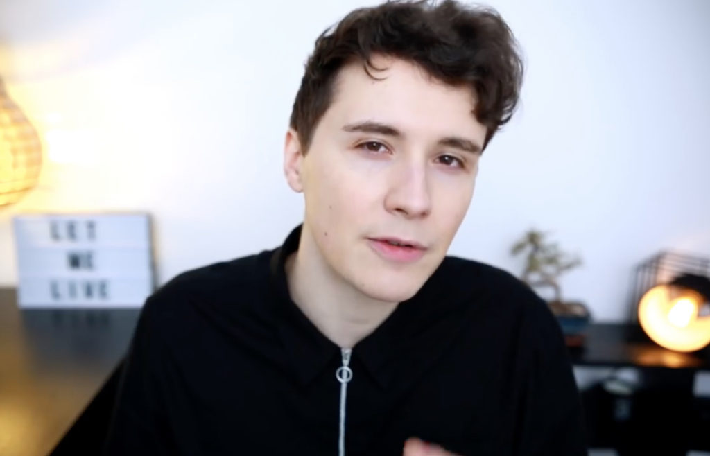 Dan Howell, icono de YouTube, explica cómo el hecho de salir del armario como gay transformó su salud mental