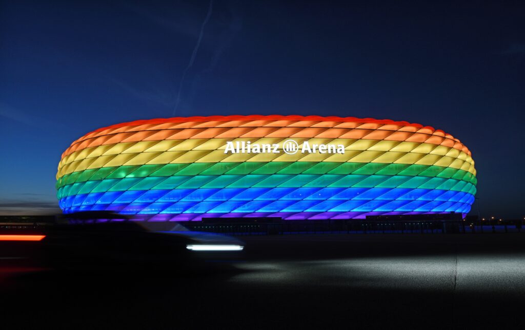 La UEFA no menciona a las personas LGTB+ en su compromiso de respetar el arcoiris