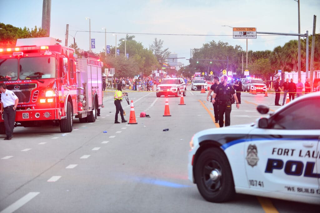 Un muerto y dos heridos al arrollar una camioneta a los peatones en la marcha del Orgullo de Florida
