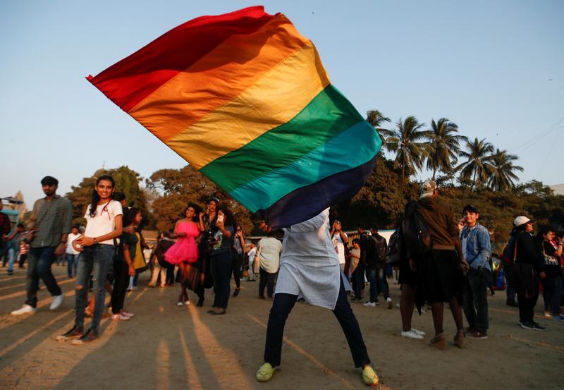 Un tribunal indio pide amplias reformas para respetar los derechos LGTB+