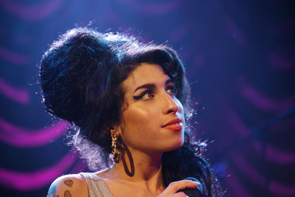 Amy Winehouse estaba "confundida" por su relación con una amiga