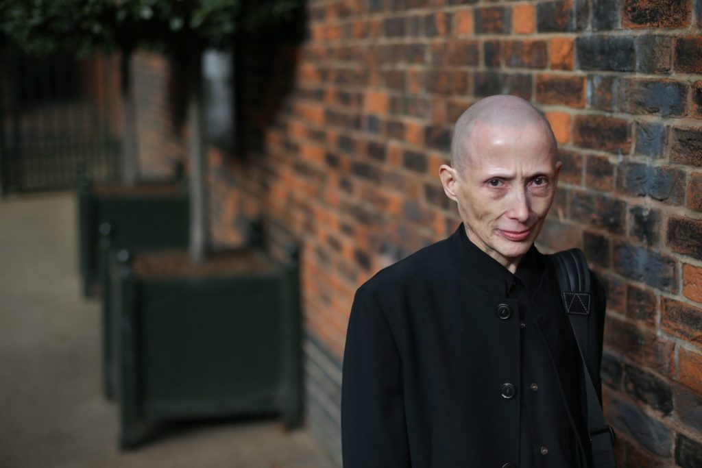 La inclusión de una 