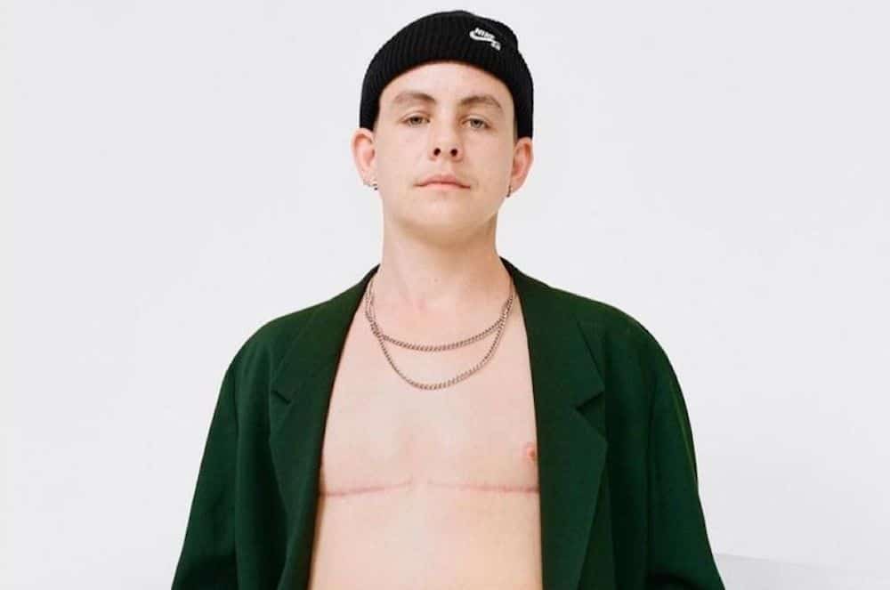 Una patinadora no binaria comparte su viaje de género tras dejar el equipo olímpico femenino para hacer la transición