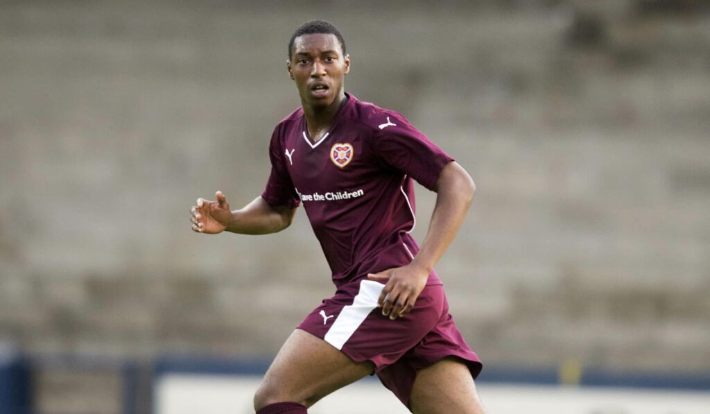 El futbolista Jahmal Howlett-Mundle tenía miedo de salir del armario