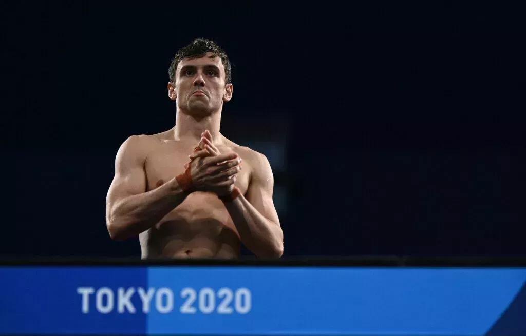 El olímpico Tom Daley responde al ataque anti-LGBT+ de la televisión estatal rusa