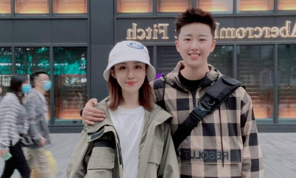 La atleta china Sun Wenjing sale del armario