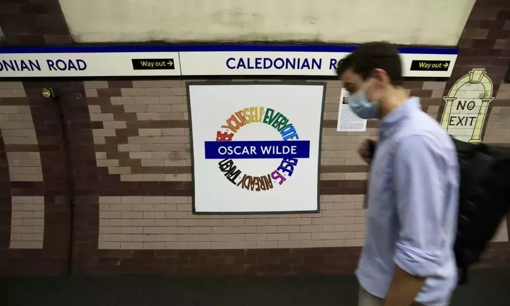 Las estaciones de metro de Londres se renuevan con motivo del Orgullo para celebrar la comunidad LGBT+