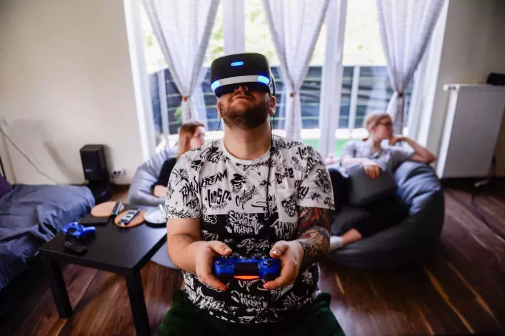 No todo es pesimismo: un estudio alentador muestra que casi la mitad de los jugadores LGBT+ encuentran amigos en Internet