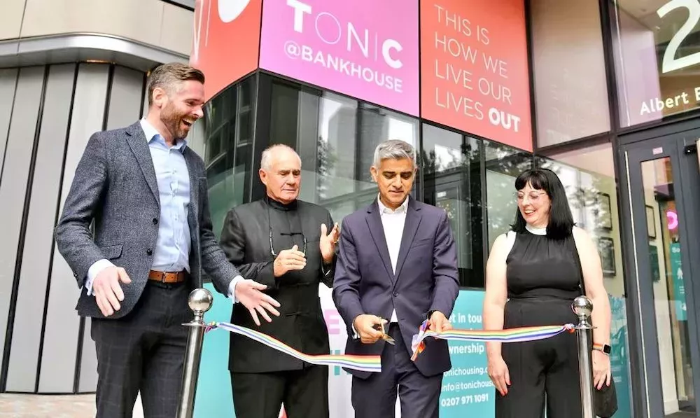 Sadiq Khan reta a los aliados a escuchar a los ancianos LGBT+: 