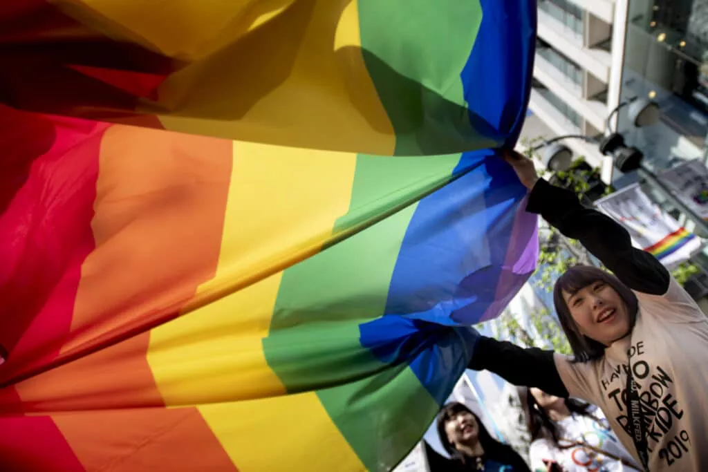 Un político ofrece una disculpa floja y débil tras llamar a las personas LGBT+