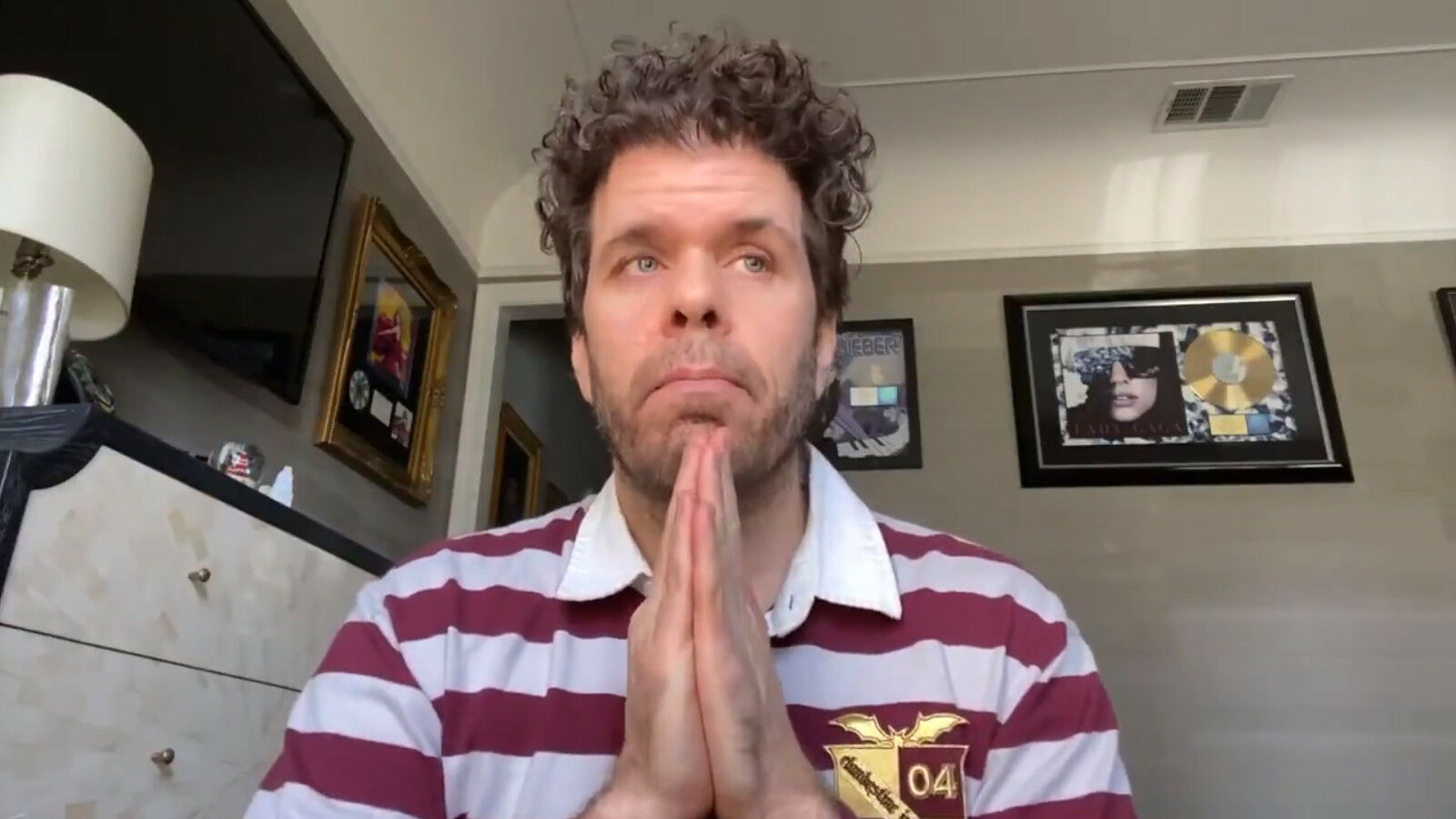 Lista de todas las celebridades LGBTQ que Pérez Hilton intentó destruir