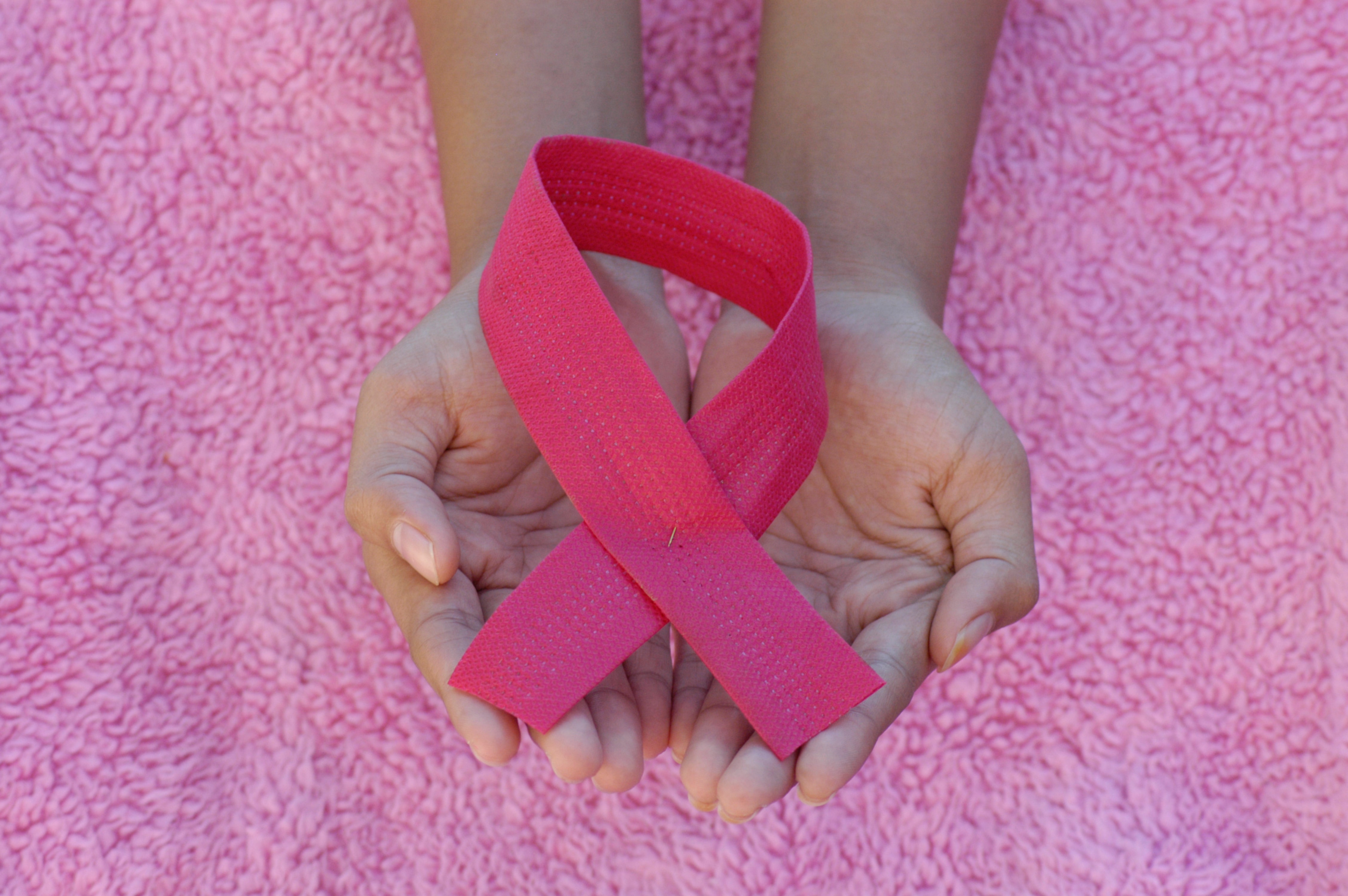 Cómo enfrentar el cáncer de mama si eres LGTB+