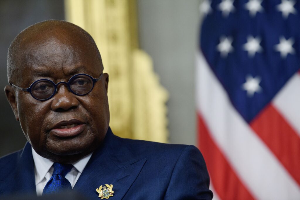 El presidente de Ghana pide "tolerancia" mientras aumenta el odio queer en el país