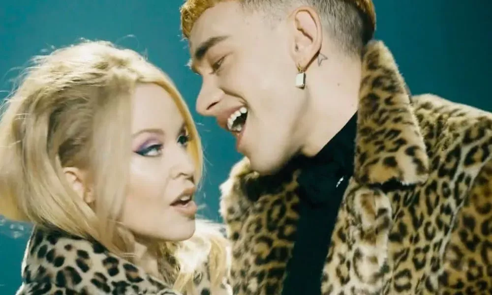 Kylie Minogue y Olly Alexander, de Years and Years, se disfrazan el uno del otro en un vídeo icónico