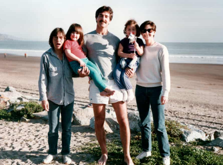 Conoce a la pareja de lesbianas que formó una familia en los 80