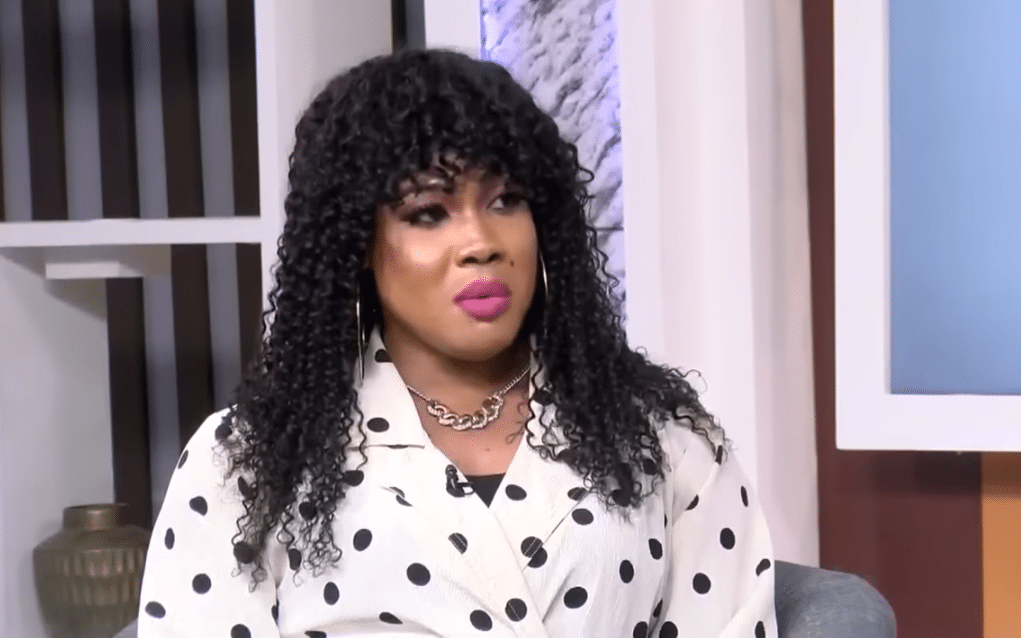 Madre orgullosa de una mujer trans promete marchar desnuda hasta el parlamento si se aprueba el proyecto de ley anti-LGBT+ en Ghana