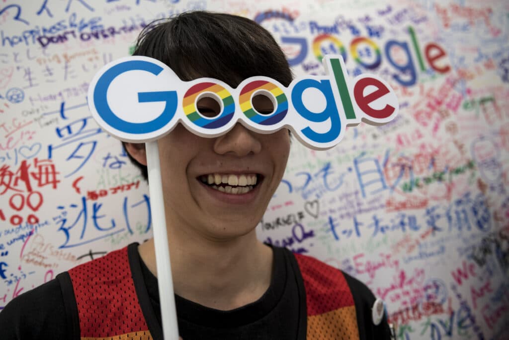 Google se enfrenta a una demanta por acoso homófobo a un trabajador
