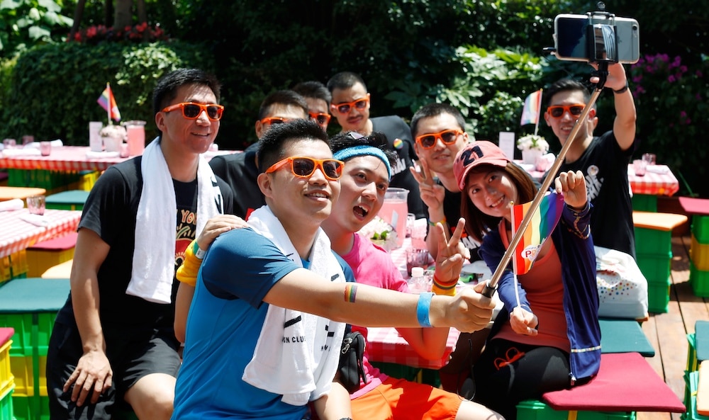 China abre la primera clínica de género para jóvenes trans