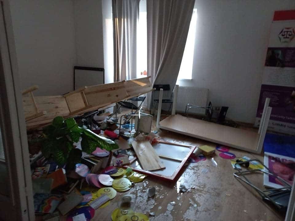 El centro LGTB+ de Bulgaria ha sido destruido en un ataque de odio