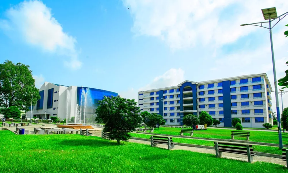 Estudiantes expulsados del albergue de Ghana por practicar el