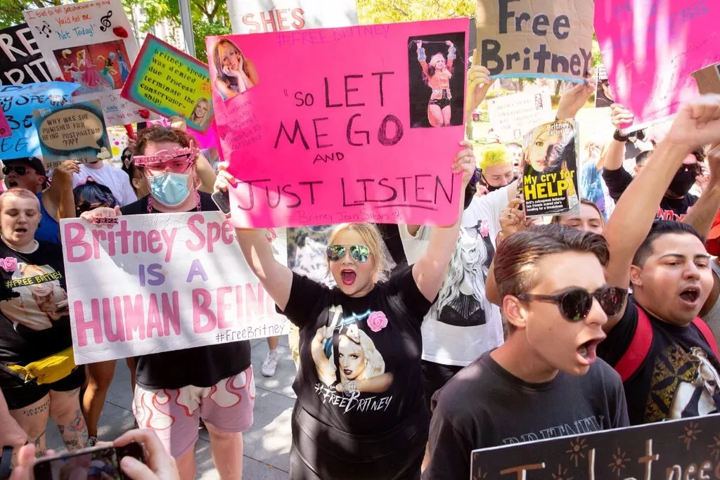 Free Britney: Conoce a los activistas que han dedicado años a luchar por la libertad de Britney