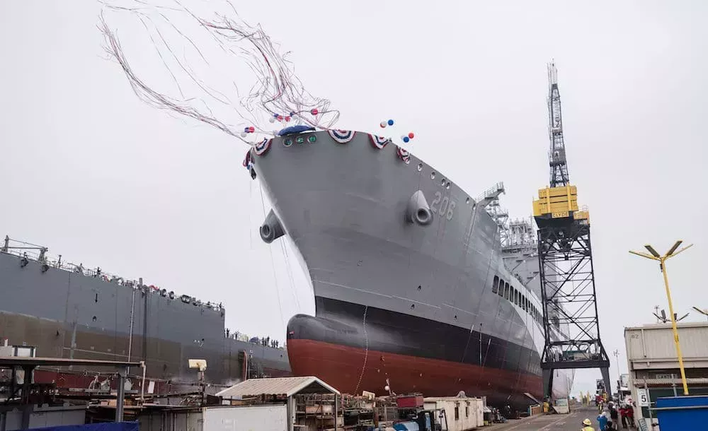 La Armada de EE.UU. lanza un barco con el nombre del pionero de los derechos LGBT+ Harvey Milk