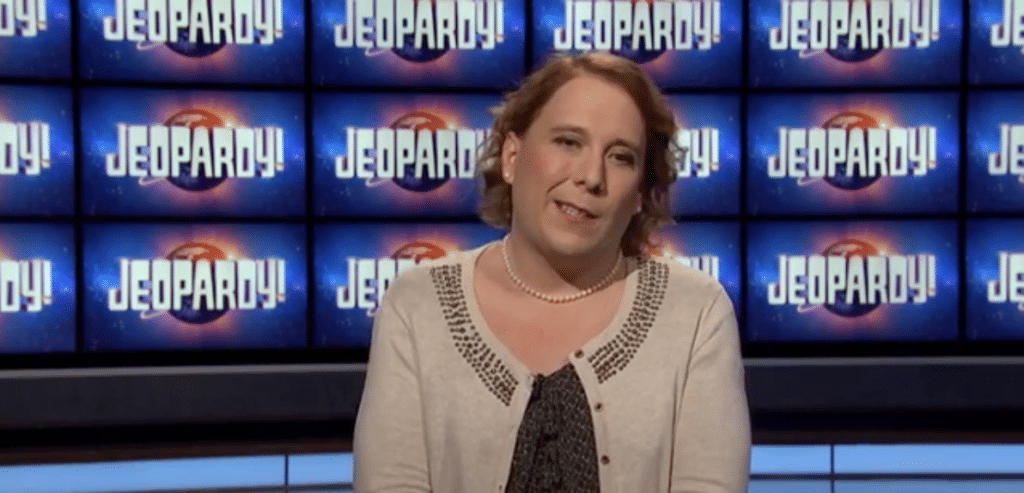 La campeona trans de Jeopardy! Amy Schneider explica su pequeño pero poderoso gesto tras hacer historia en la televisión