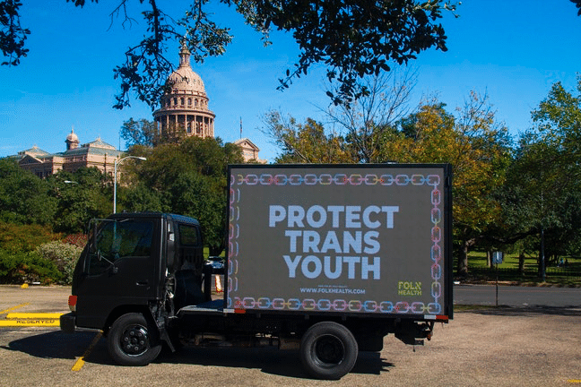 La única clínica de género de Texas para niños trans cierra tras una campaña de odio de los fanáticos de la derecha