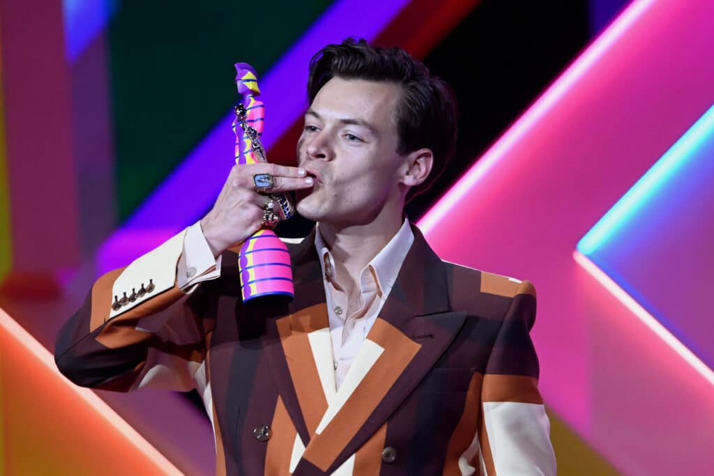 Seis diseños de uñas de Harry Styles