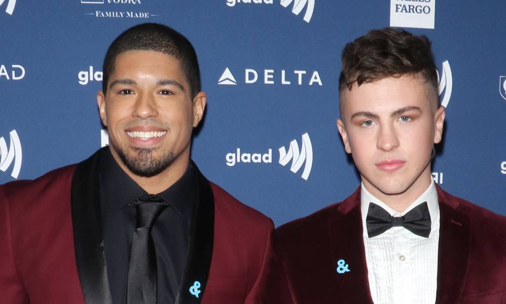 El luchador gay Anthony Bowens sufre abusos homófobos en Youtube