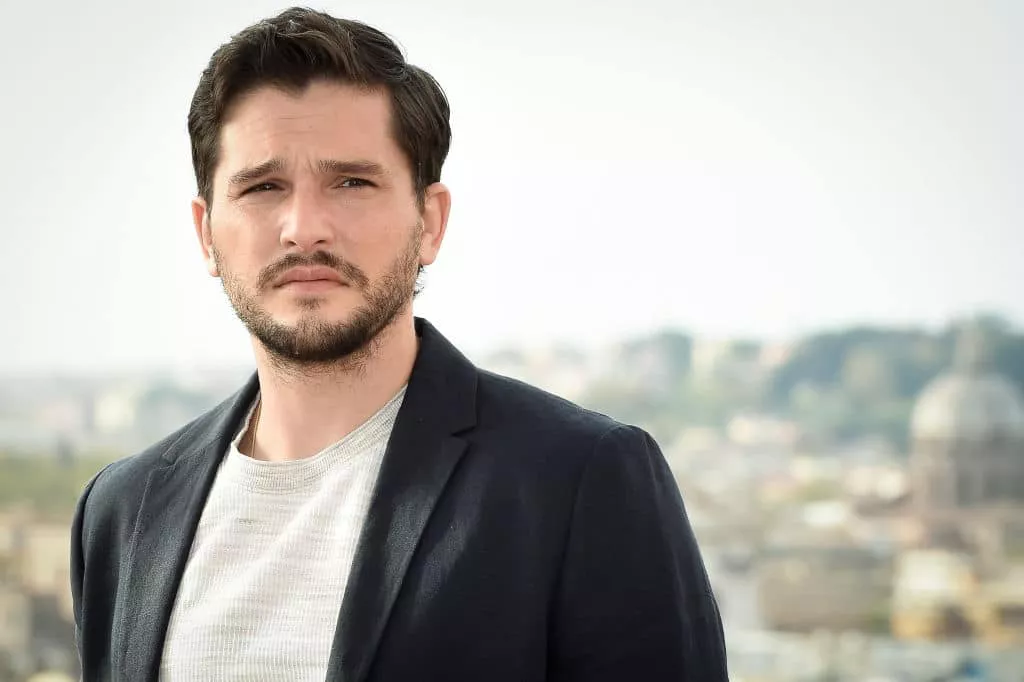 Kit Harington de Eternals no entiende por qué Marvel ha sido tan lenta en la representación LGBT+