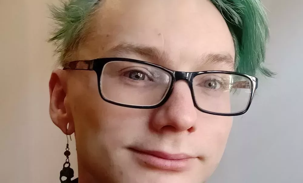 Meses de encierro que inducen a la ansiedad me ayudaron a salir finalmente como no binario