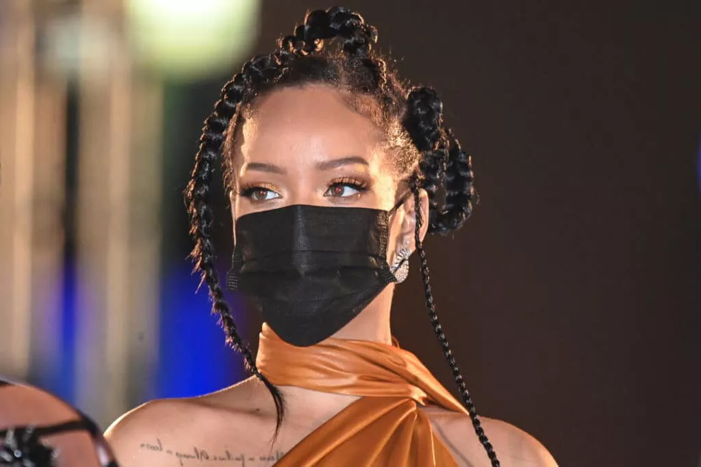 Rihanna es declarada héroe nacional al convertirse Barbados en una república: 