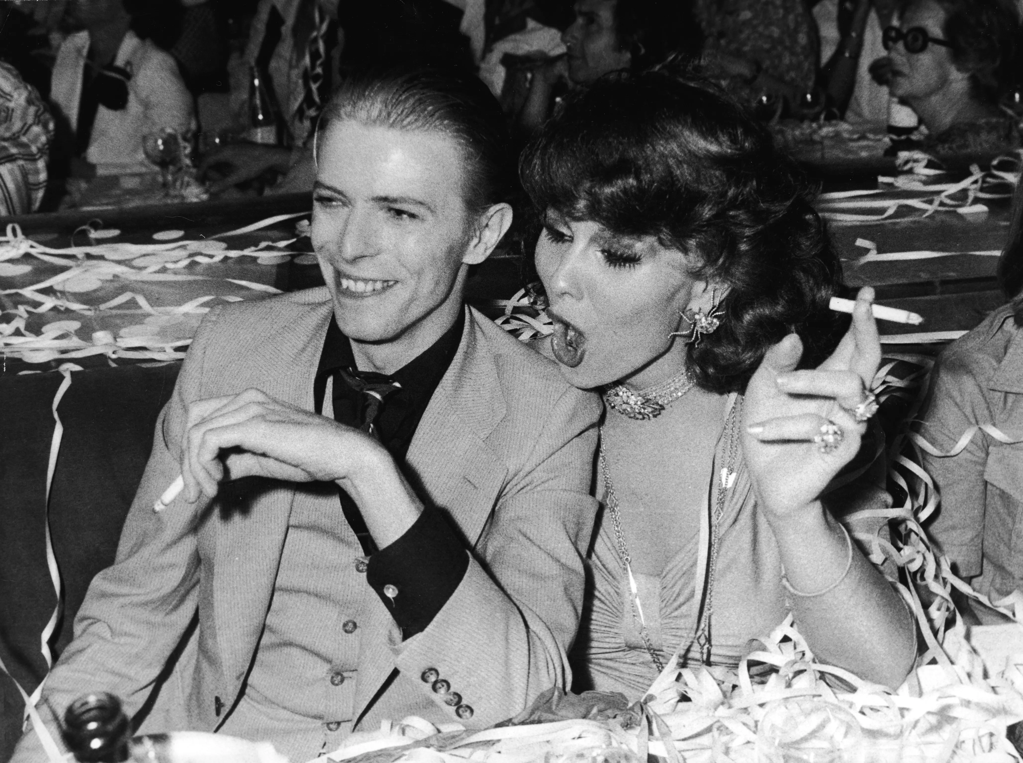 11 momentos de David Bowie, cuyo legado LGBT+ sigue vivo.