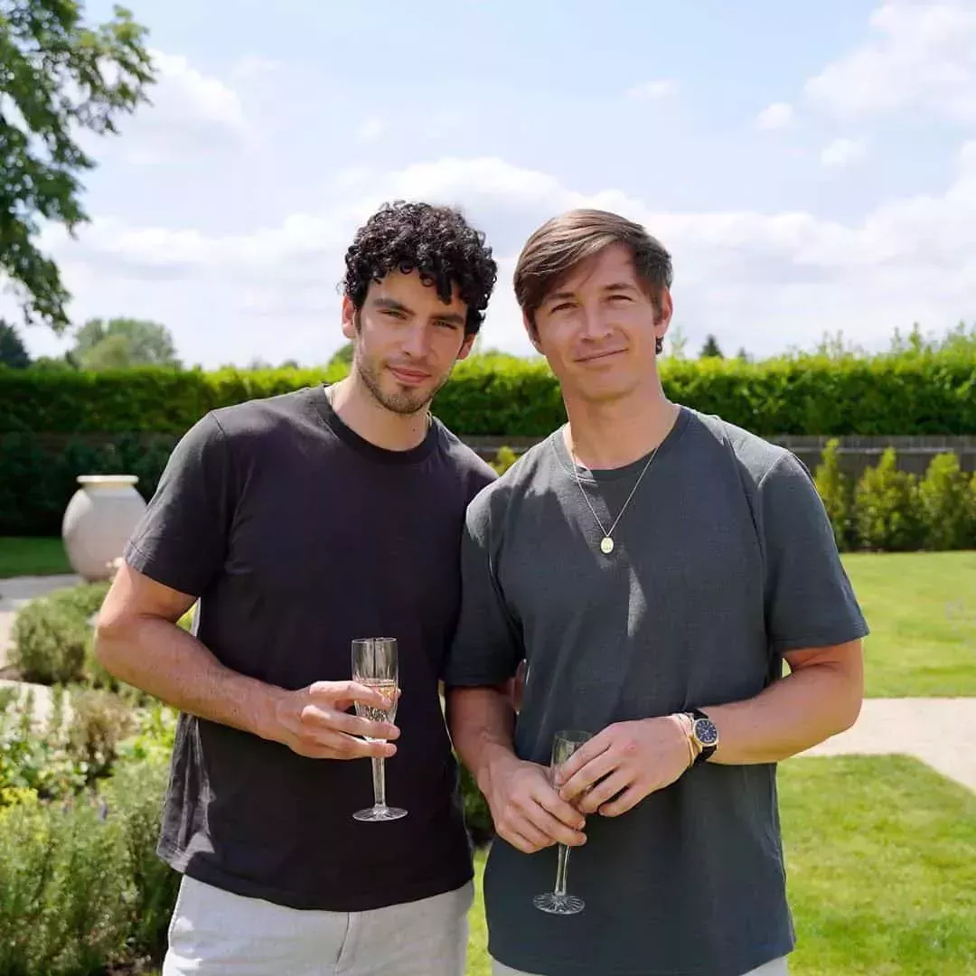 El corresponsal de televisi&oacute;n gay James Longman habla de viajar por el mundo